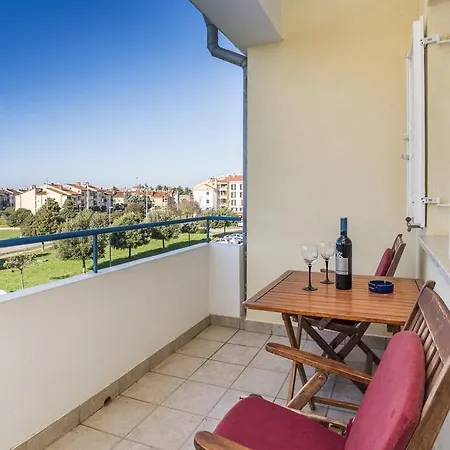 Apartment Sunny Moela
